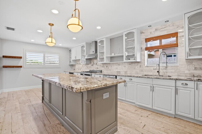 Foto del edificio - 4215 Roosevelt St