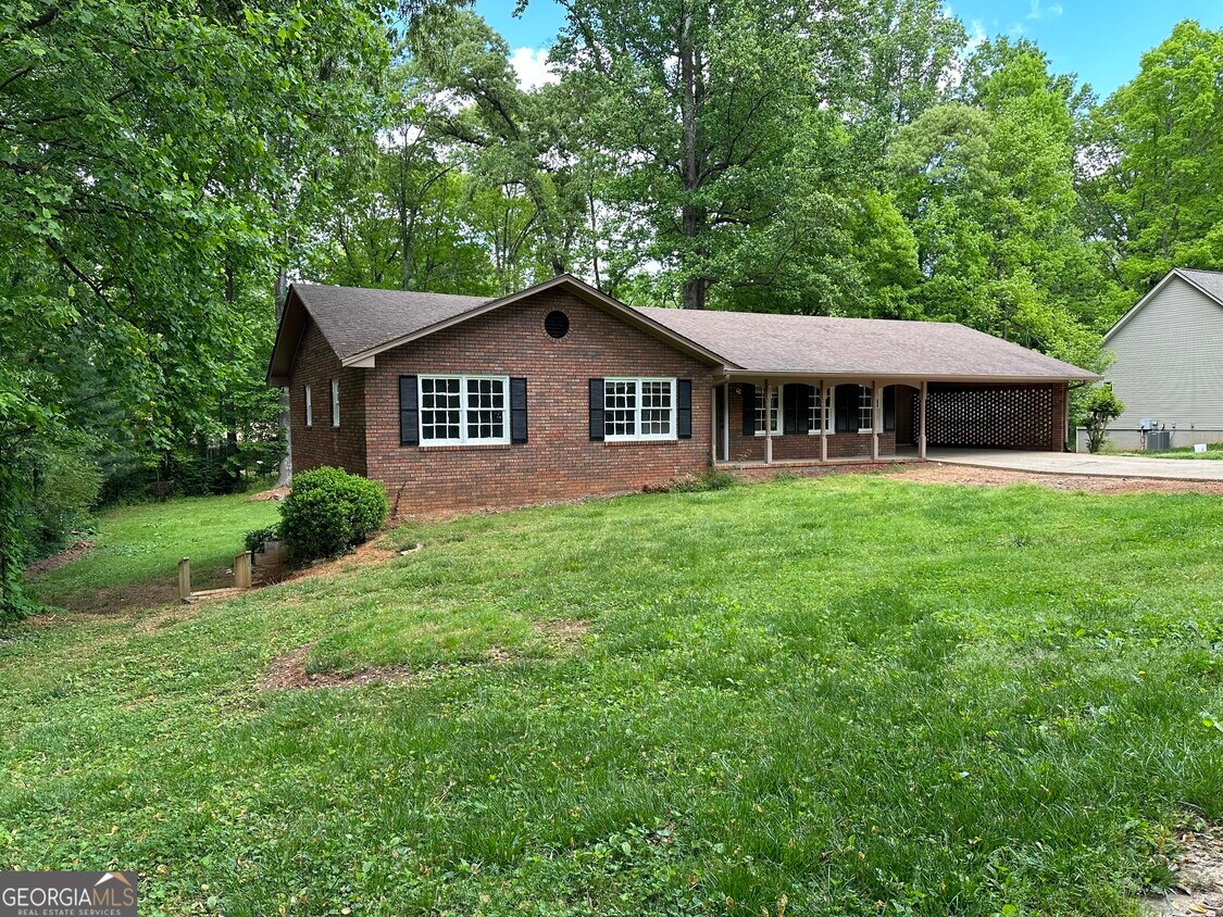 Primary Photo - 211 Homeward Way Ln