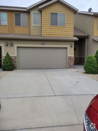 Building Photo - 861 S Pheasant Run Dr