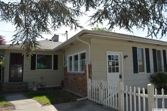 Foto del edificio - Large 4 Bedroom Orchards Home with private...
