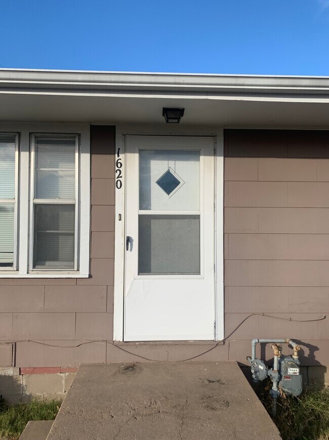 1620 W Ash - 1620 W Ash Ave