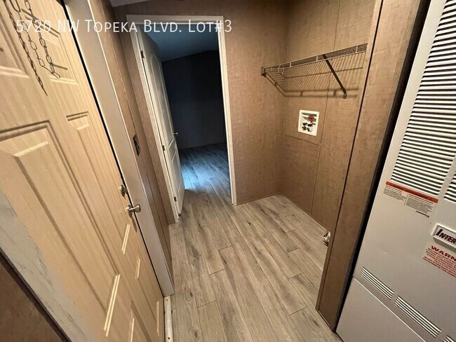 Foto del edificio - 5720 NW Topeka Blvd