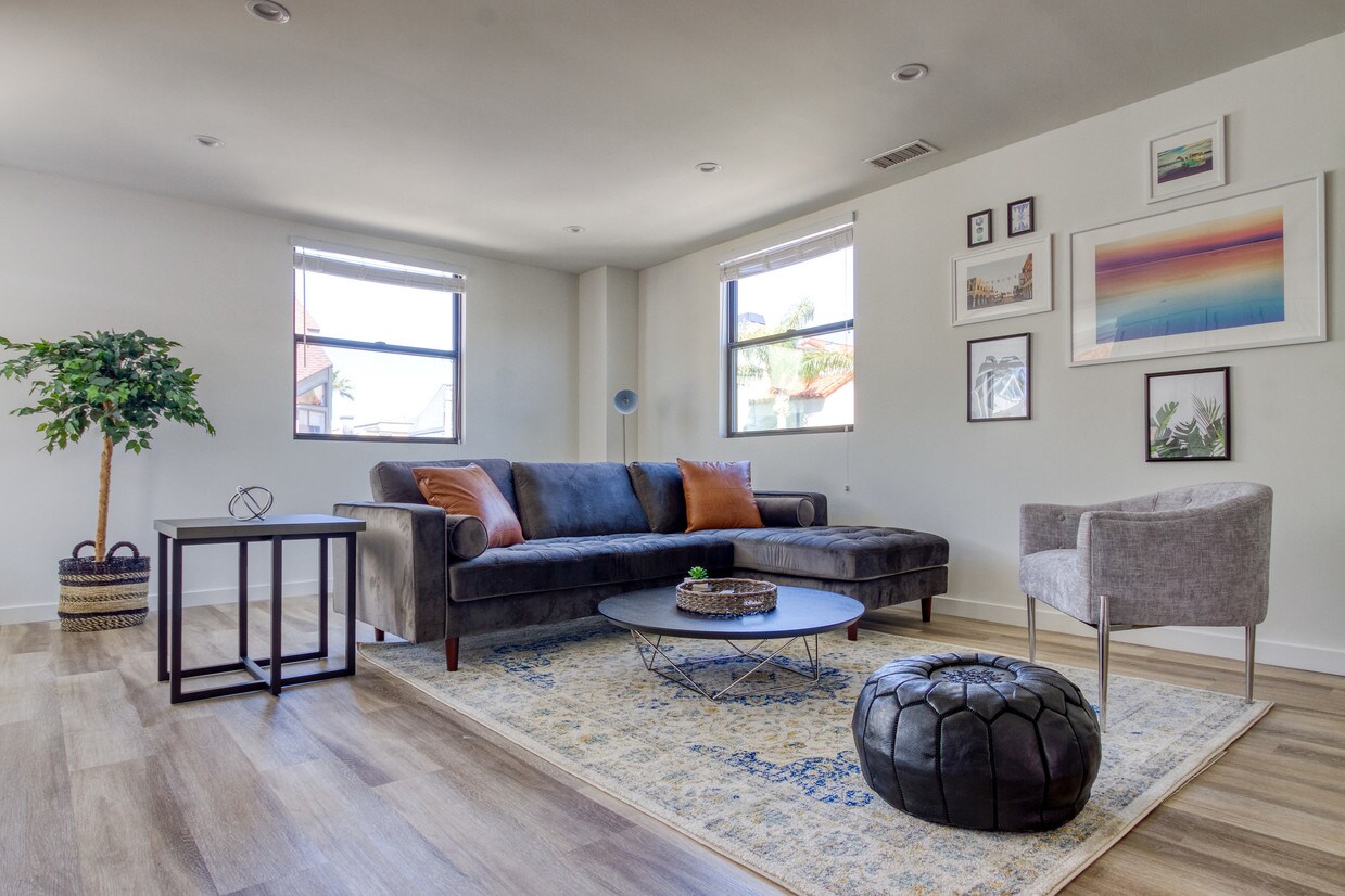 Foto principal - 5315 Pacific Ave