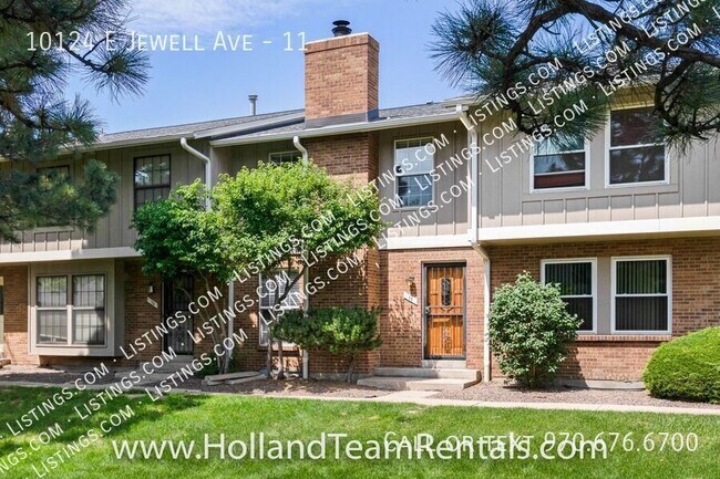 Foto del edificio - 10124 E Jewell Ave