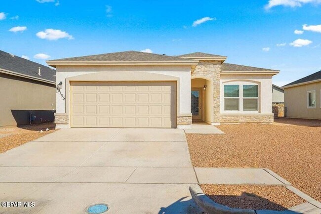 Foto del edificio - 15133 Composition Ave