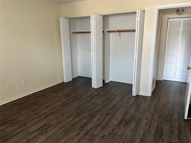 Foto del edificio - 6312 Newtown Cir