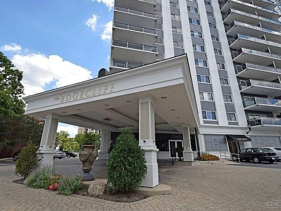 Photo - 2200 Victory Pkwy Apartment
