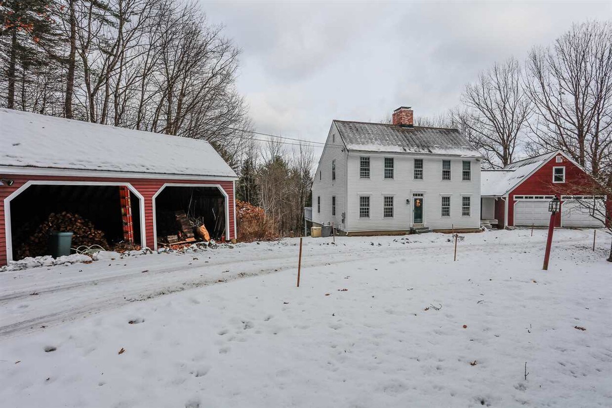 Primary Photo - 740 Broad Cove Rd
