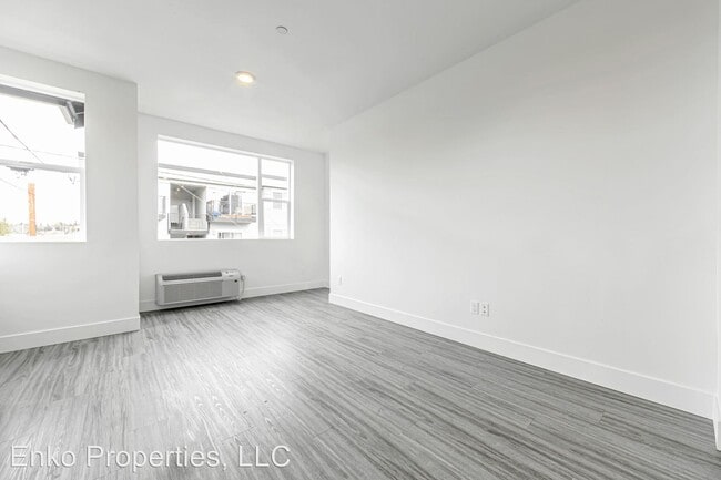 Building Photo - 5377 SE 18th Ave