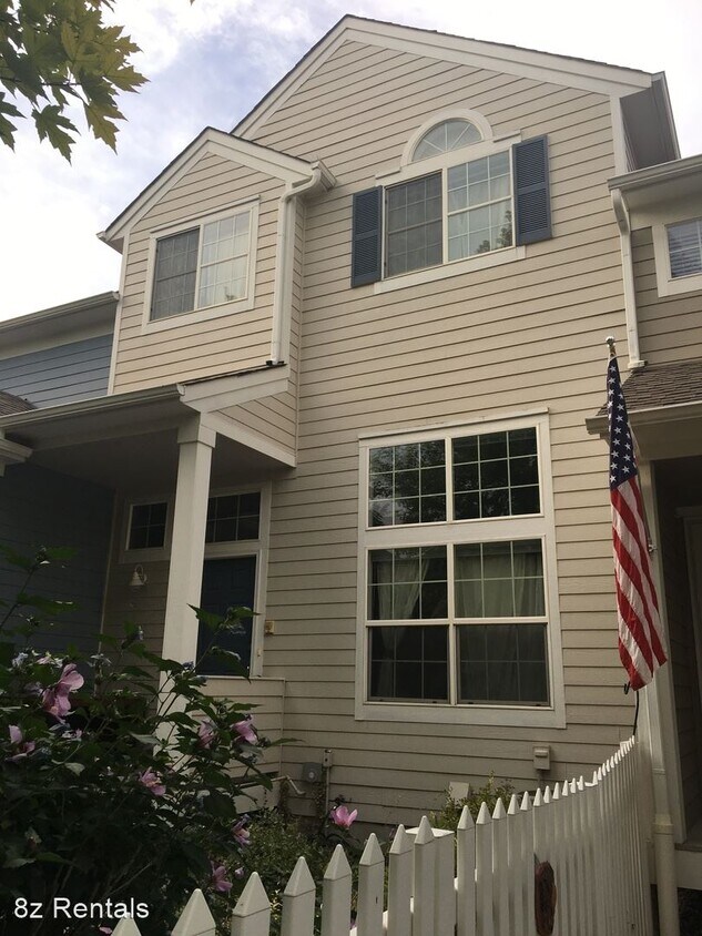 Foto principal - 3 br, 2.5 bath House - 855 Snowberry Street
