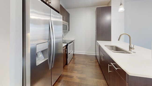 Interior Photo - 100 Pier 4