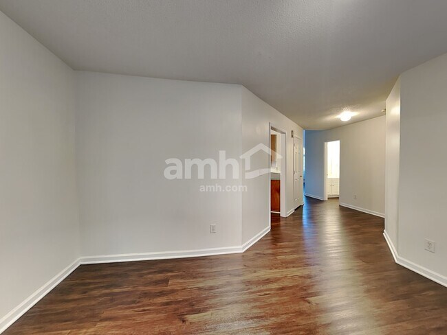 Foto del edificio - 29 Park Village Ln