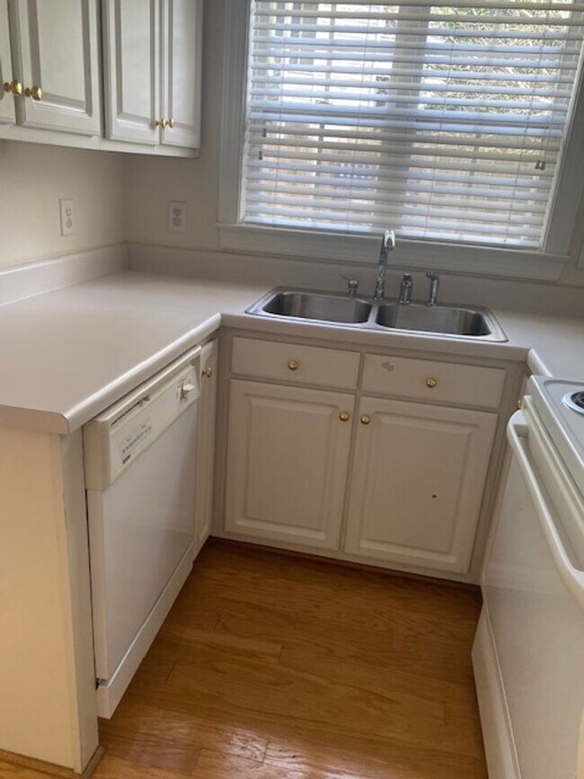 Foto del edificio - 4419 Piedmont Trace Dr