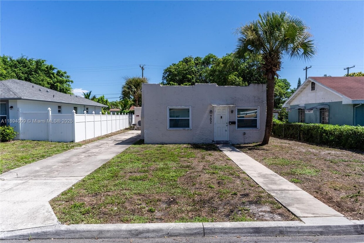 Primary Photo - 702 50th St