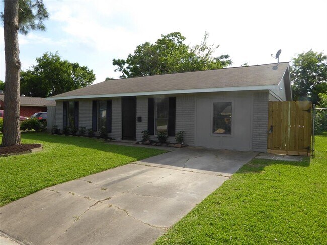 Foto del edificio - 12902 Southspring Dr