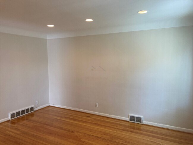 Foto del edificio - 81 East Cornell Avenue, Pontiac, MI 48340 ...
