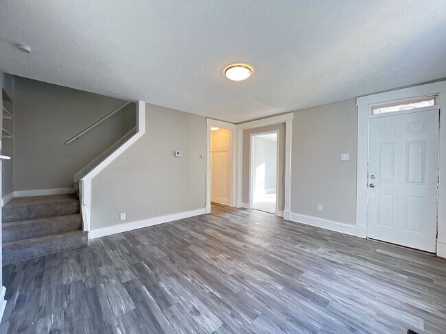 Building Photo - Huffman Home