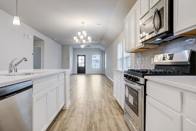 Foto del edificio - 6823 Escondido Dr