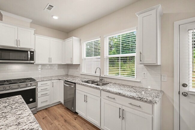 Building Photo - 909 Falls Grove Trl
