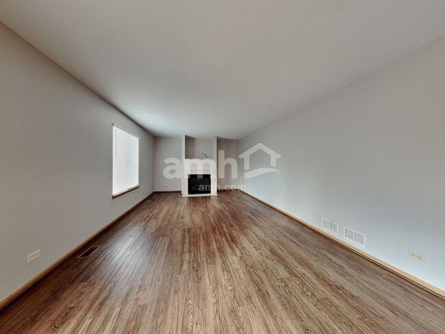 Building Photo - 233 E Cobbler Ct