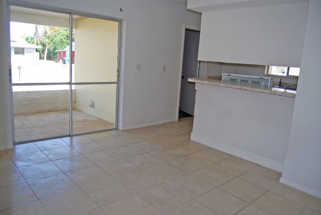 Building Photo - 718 Badger Dr NE