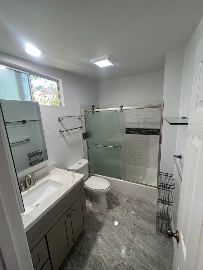 Upgraded bathroom #1 - 1303 Brunner St