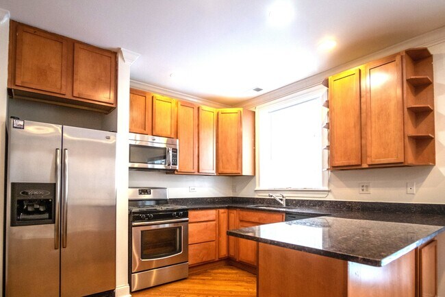 Foto del edificio - 2319 W Rosemont Ave