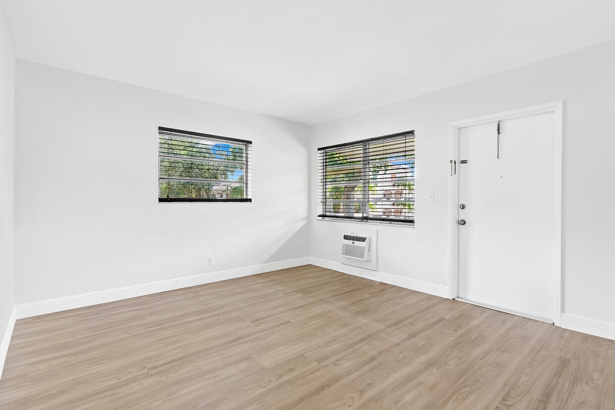 Foto principal - 408 SE 9th St