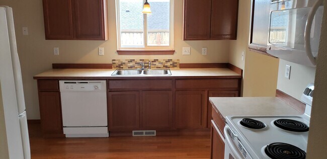 Foto del edificio - Beautiful 3 bed/2 bath rambler!