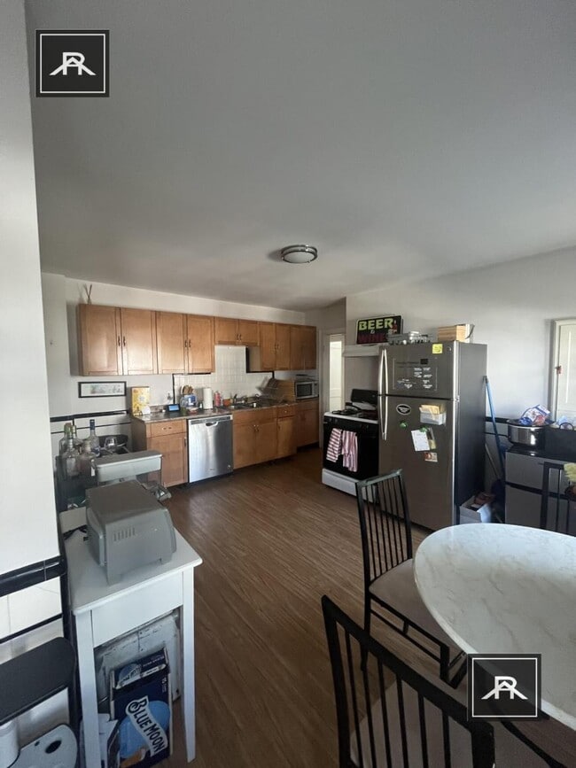 Building Photo - 2 bedroom in Somerville MA 02145
