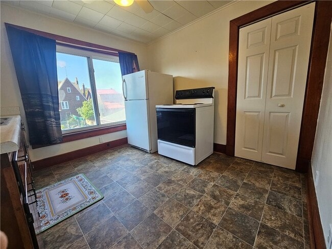 Foto del edificio - 1127 Highland St