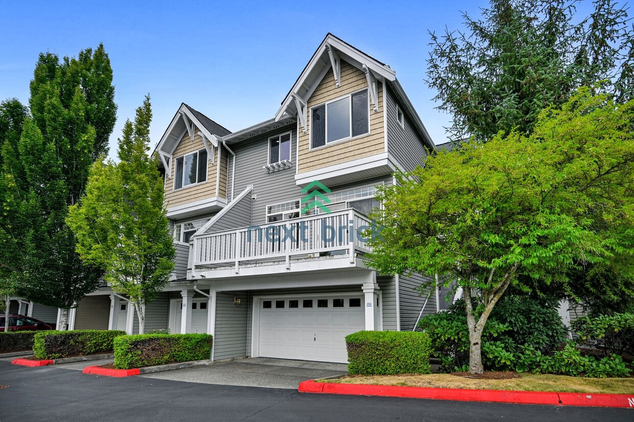 Primary Photo - 3 BED & 3.5 BATH FOR RENT
