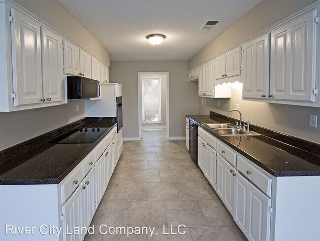 Building Photo - 5 br, 3 bath House - 2488 Bartlett Blvd