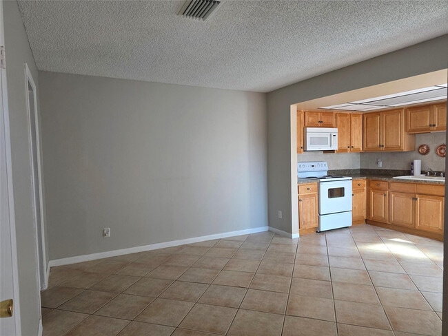 Building Photo - 5282 SE 43rd Trce