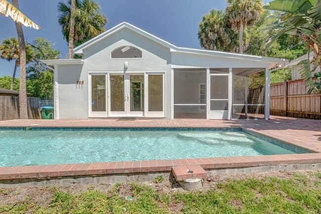 Foto del edificio - Chic 3 Bed/ 3 Bath Winter Park Cottage Ava...