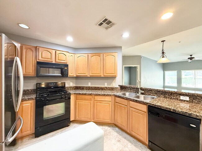 Building Photo - 5450 E Deer Valley Dr