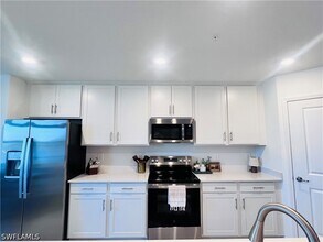 Building Photo - 14251 Heritage Landing Blvd