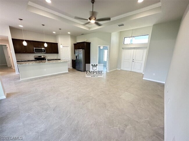 Foto del edificio - 613 NW 37th Pl