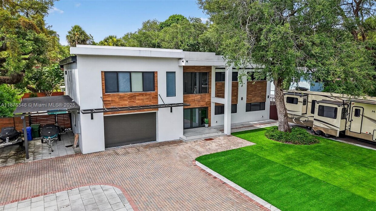 Foto principal - 3000 Riverland Rd