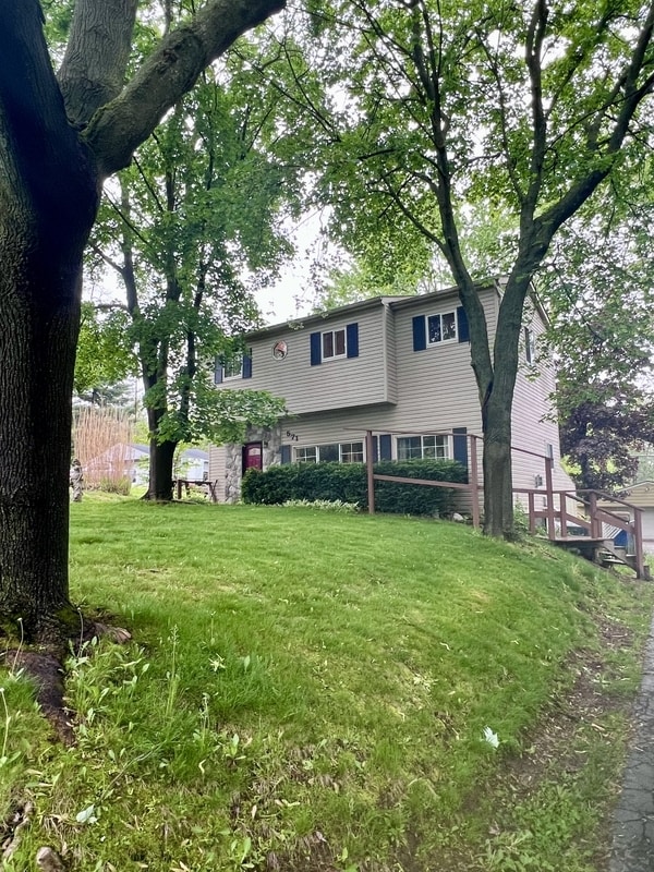 Building Photo - 571 Cristy Ave