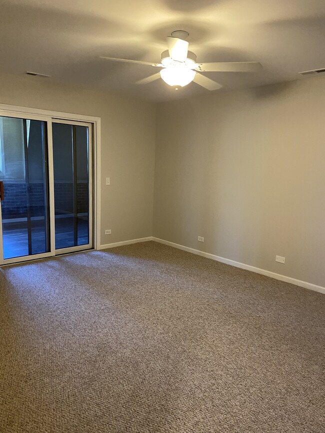 Building Photo - Pond View 2 Bedroom -2 Bath Apartment
