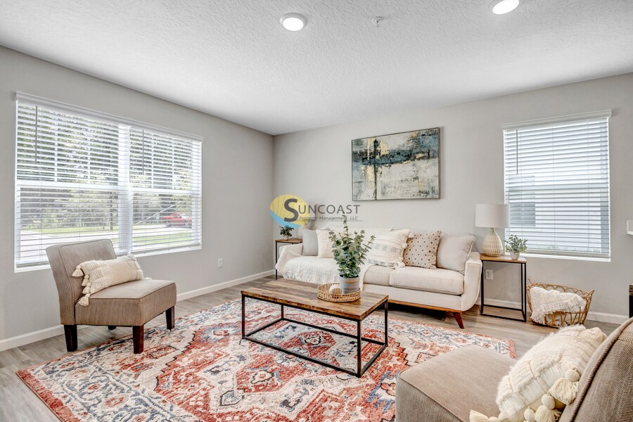 Foto principal - 6451 Breezy Oaks Wy