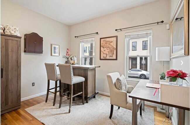 Foto del edificio - 506 E 8th St