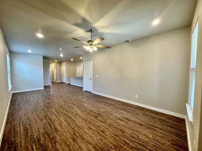 Foto del edificio - Pre-leasing for June: Frenship ISD!