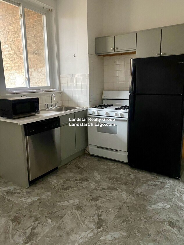 Foto principal - 1443 W Argyle St