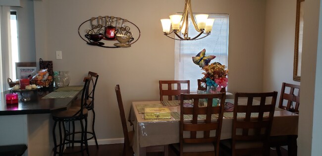 Foto del edificio - 2408 Hidden Meadow Ln