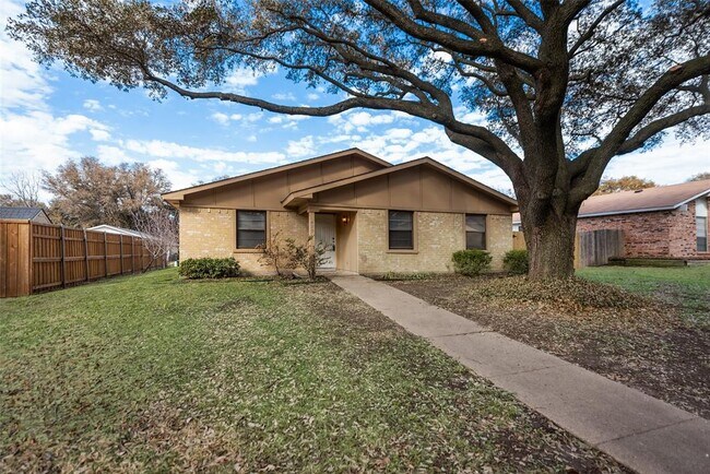 Building Photo - 1429 Whitehall Dr