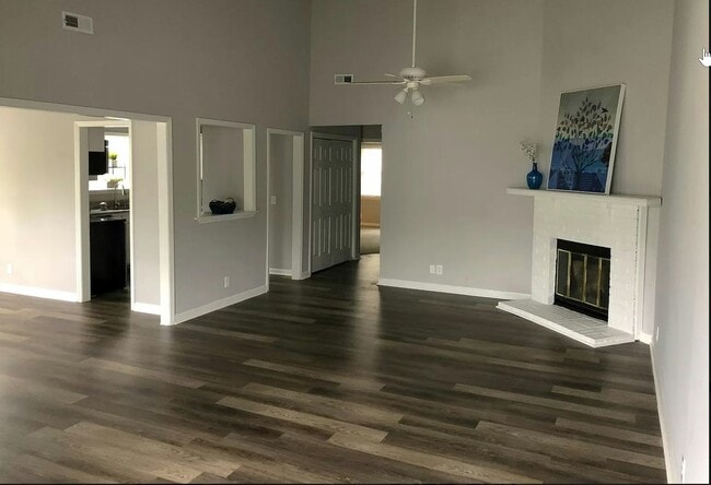 Building Photo - 3305 Oak Trees Court
