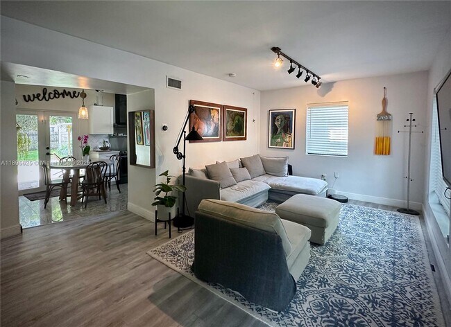 Foto del edificio - 742 NW 50th St