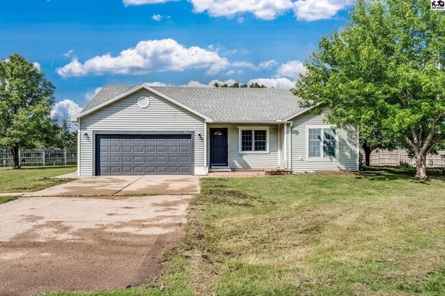 Building Photo - 915 Wheatland Dr